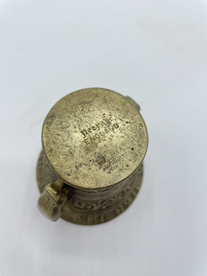 Ancien mortier d'apothicaire en bronze PEERAGE ENGLAND – Image 2