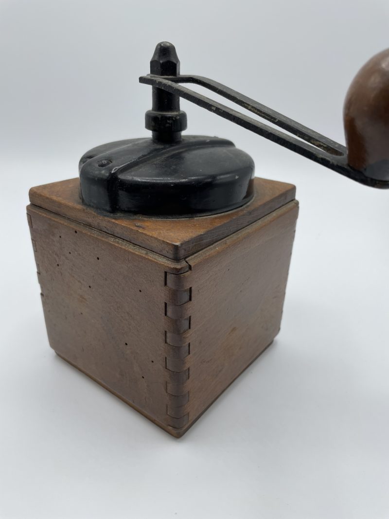 Moulin à café vintage en bois – Image 5