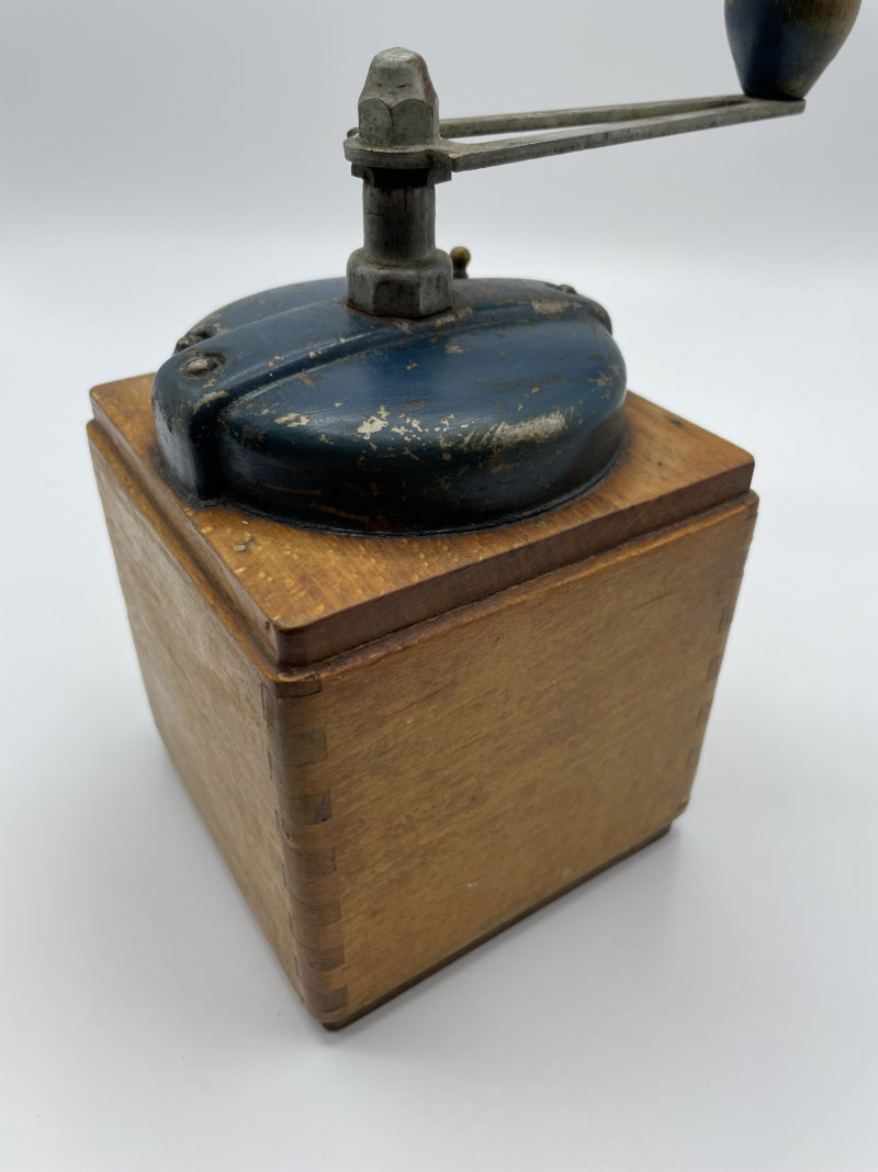 Moulin à café vintage en bois Peugeot Frères – Image 4