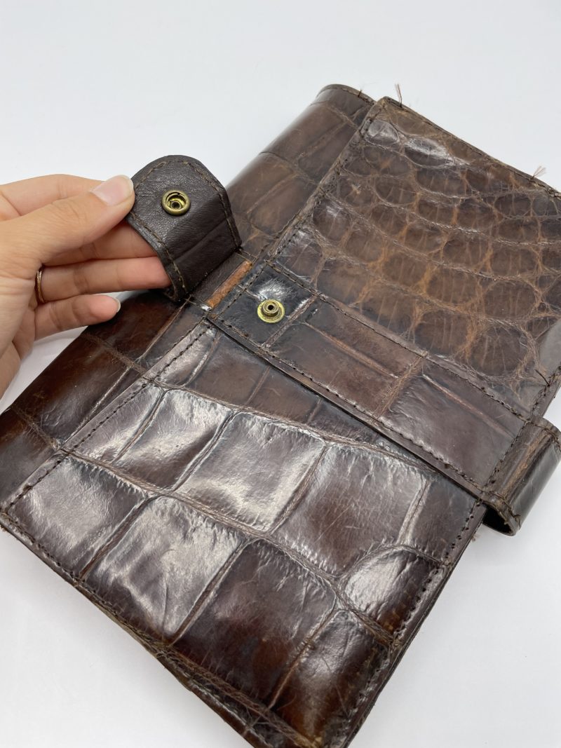 Pochette en cuir vintage style crocodile chocolat – Image 2