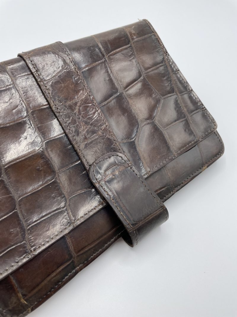 Pochette en cuir vintage style crocodile chocolat – Image 4