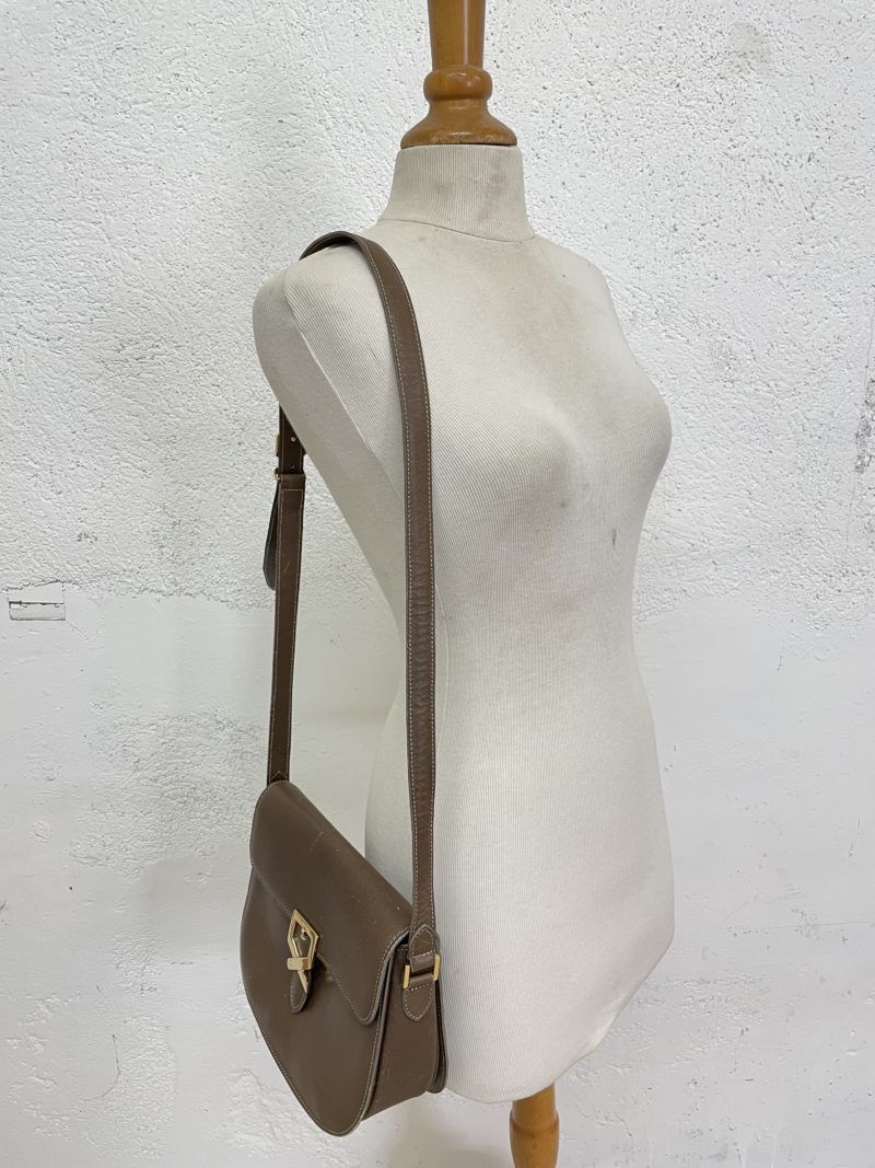 Sac en cuir bandoulière chocolat LANCEL Paris – Image 3