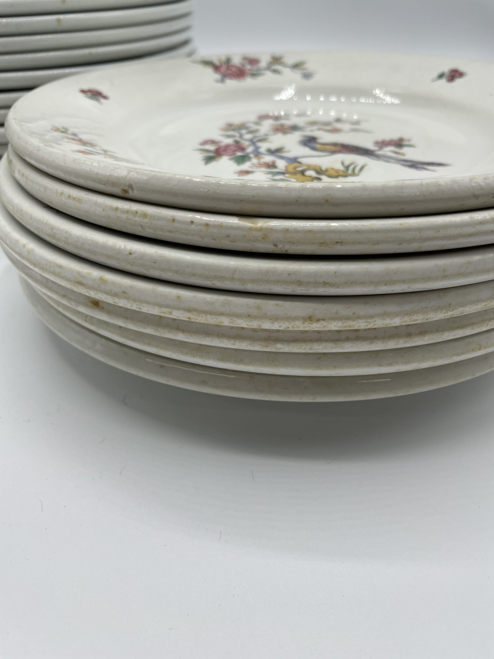 Service 30 assiettes PYBOLAN porcelaine vintage - Ressourcerie Histoires  Sans Fin