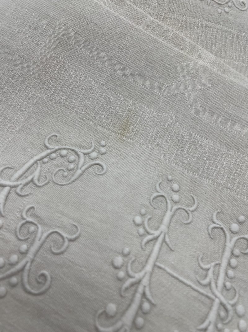 Lot de 12 serviettes de table vintage monogrammes – Image 2