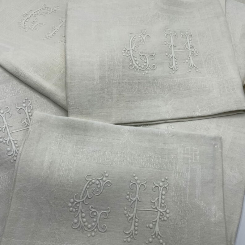 serviette vintage monogramme broderie