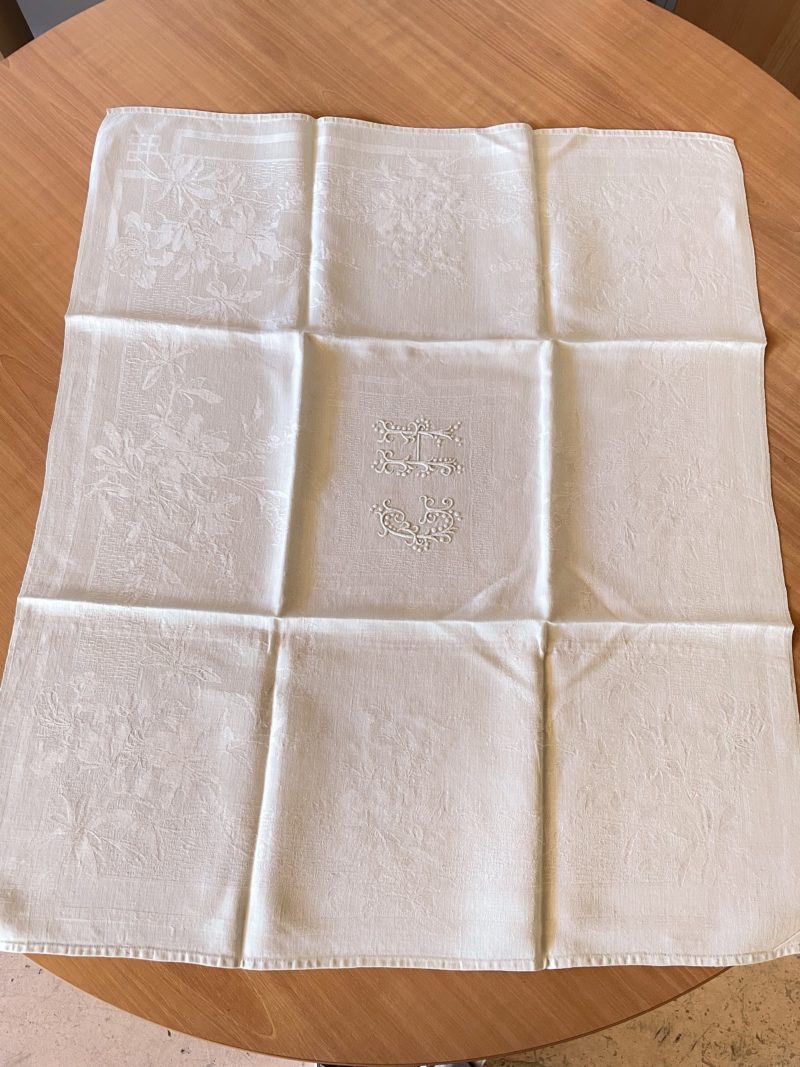 Lot de 12 serviettes de table vintage monogrammes – Image 4