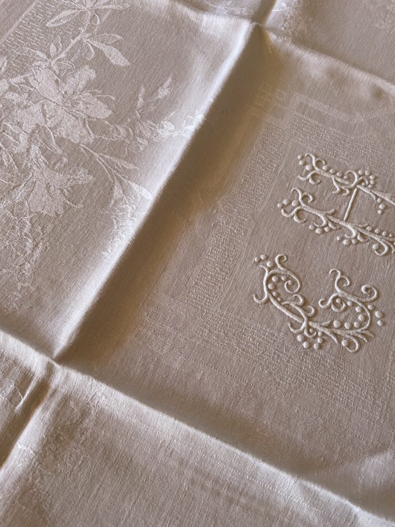 Lot de 12 serviettes de table vintage monogrammes – Image 6