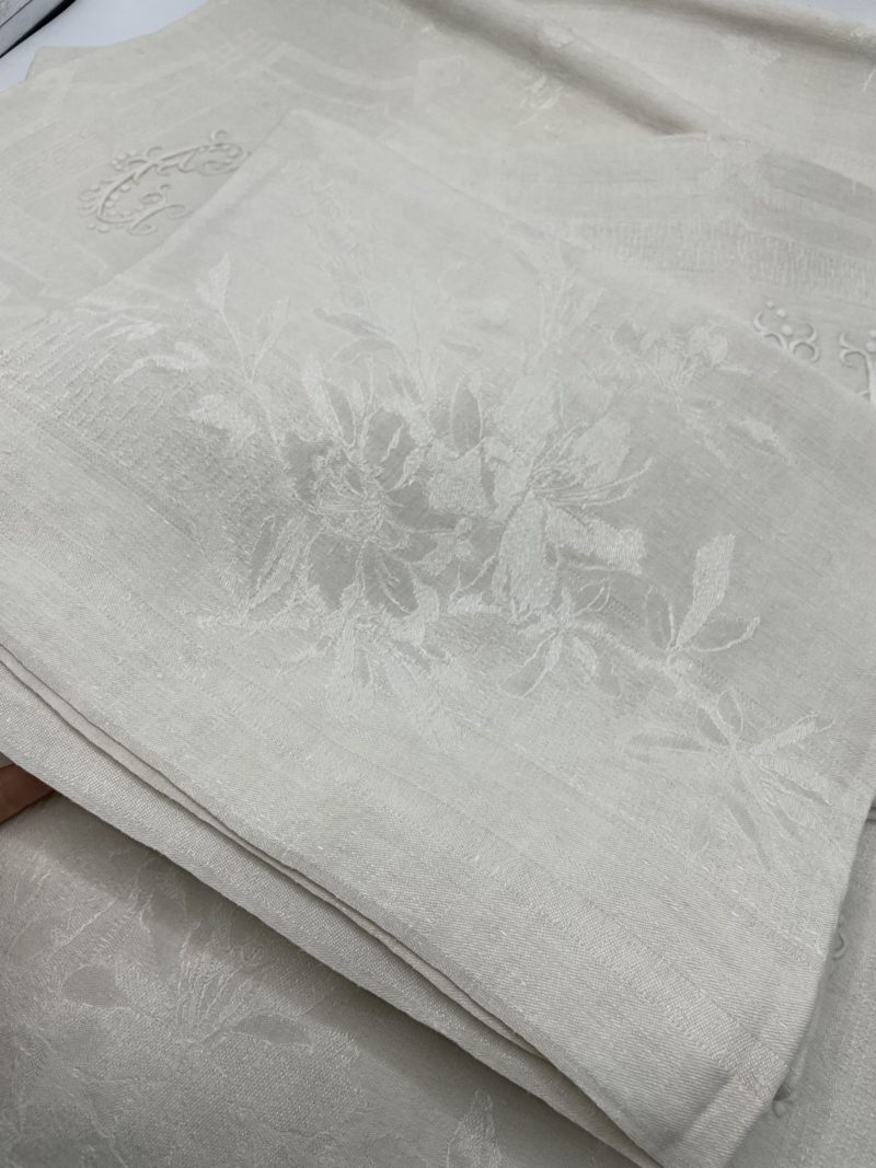 Lot de 12 serviettes de table vintage monogrammes – Image 5