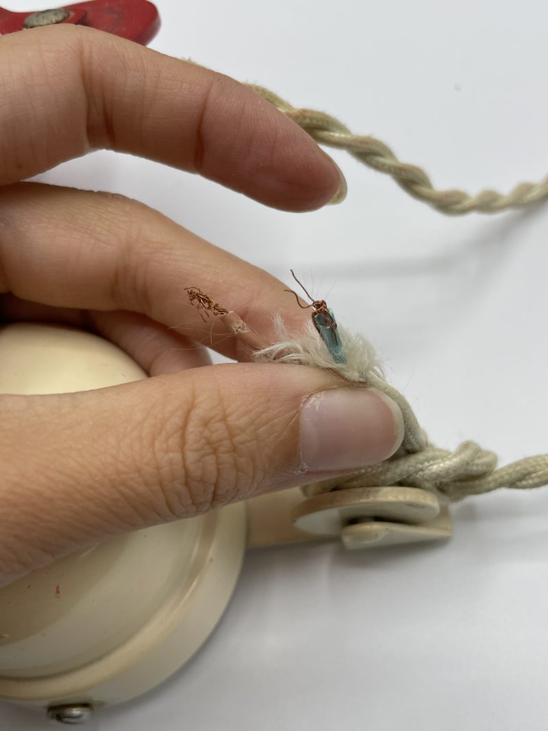 Suspension vintage avec poulie et contrepoids rouge – Image 6