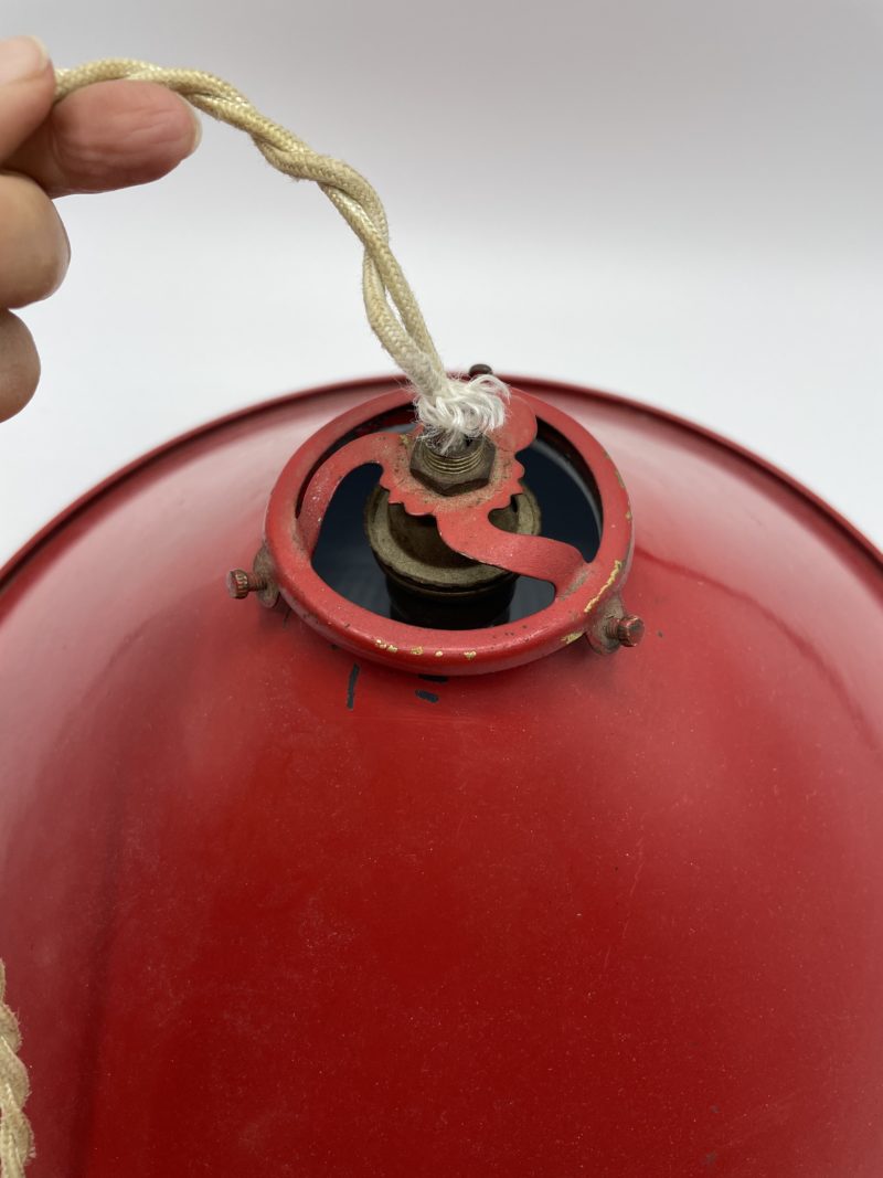 Suspension vintage avec poulie et contrepoids rouge – Image 5