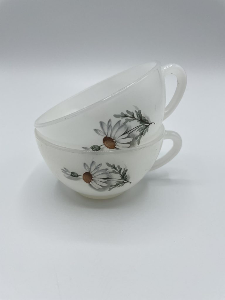 Service 6 tasses arcopal signé Palluy