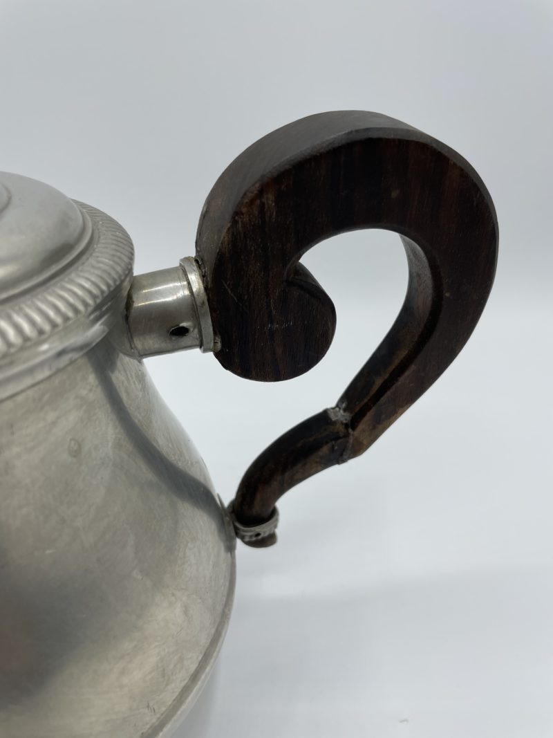 Duo théière sucrier étain argent et bois – Image 4