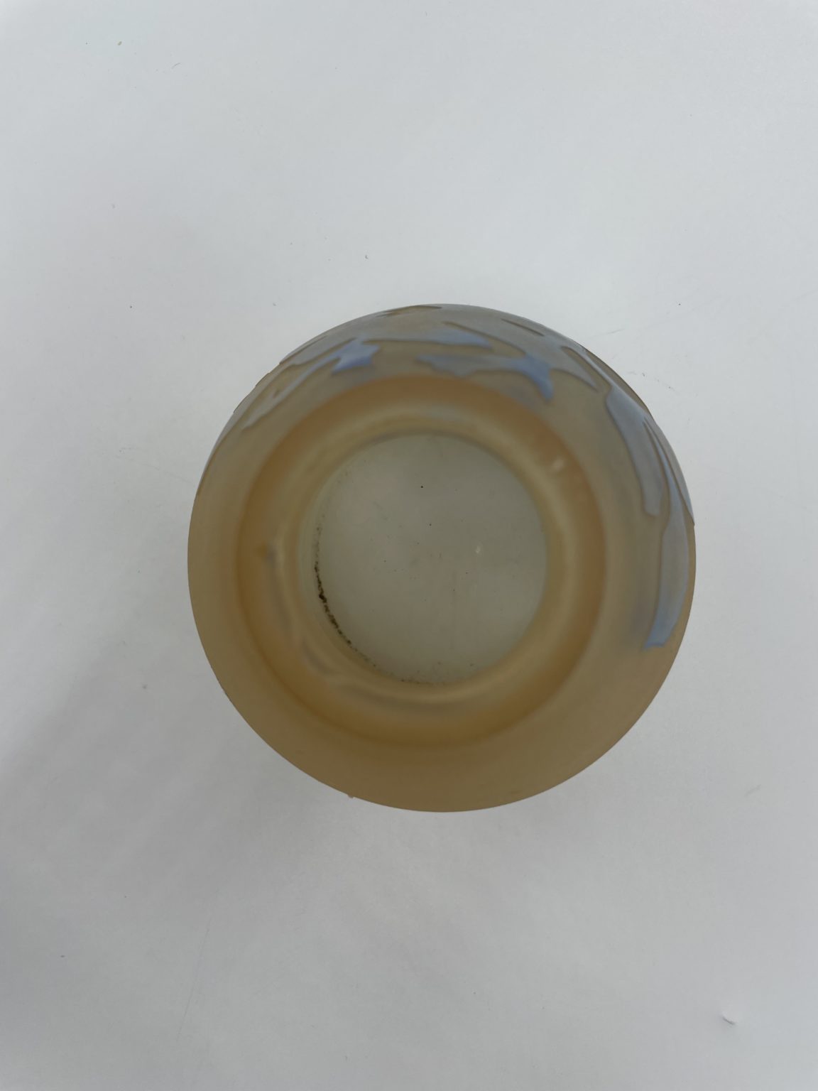 VASE EN PÂTE de verre jaune moucheté dans le gout de Vianne H 18 cm EUR