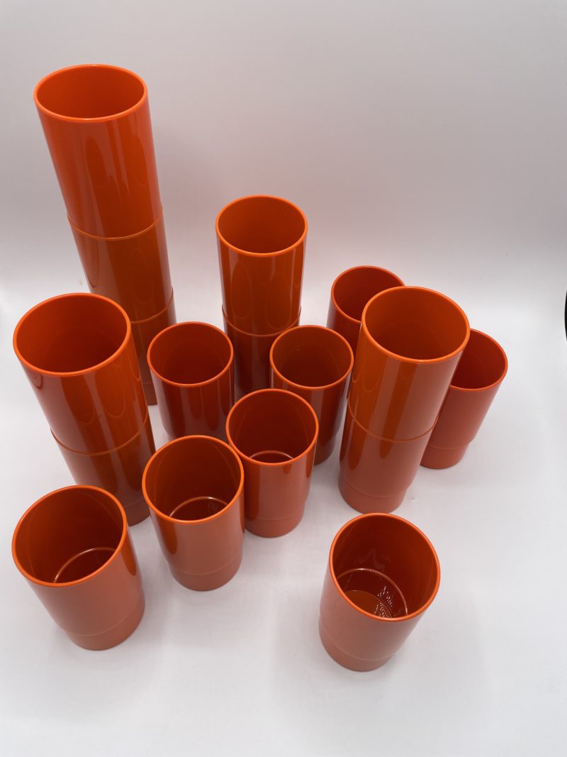 Lot de 17 verres en plastique orange vintage rétro – Image 4
