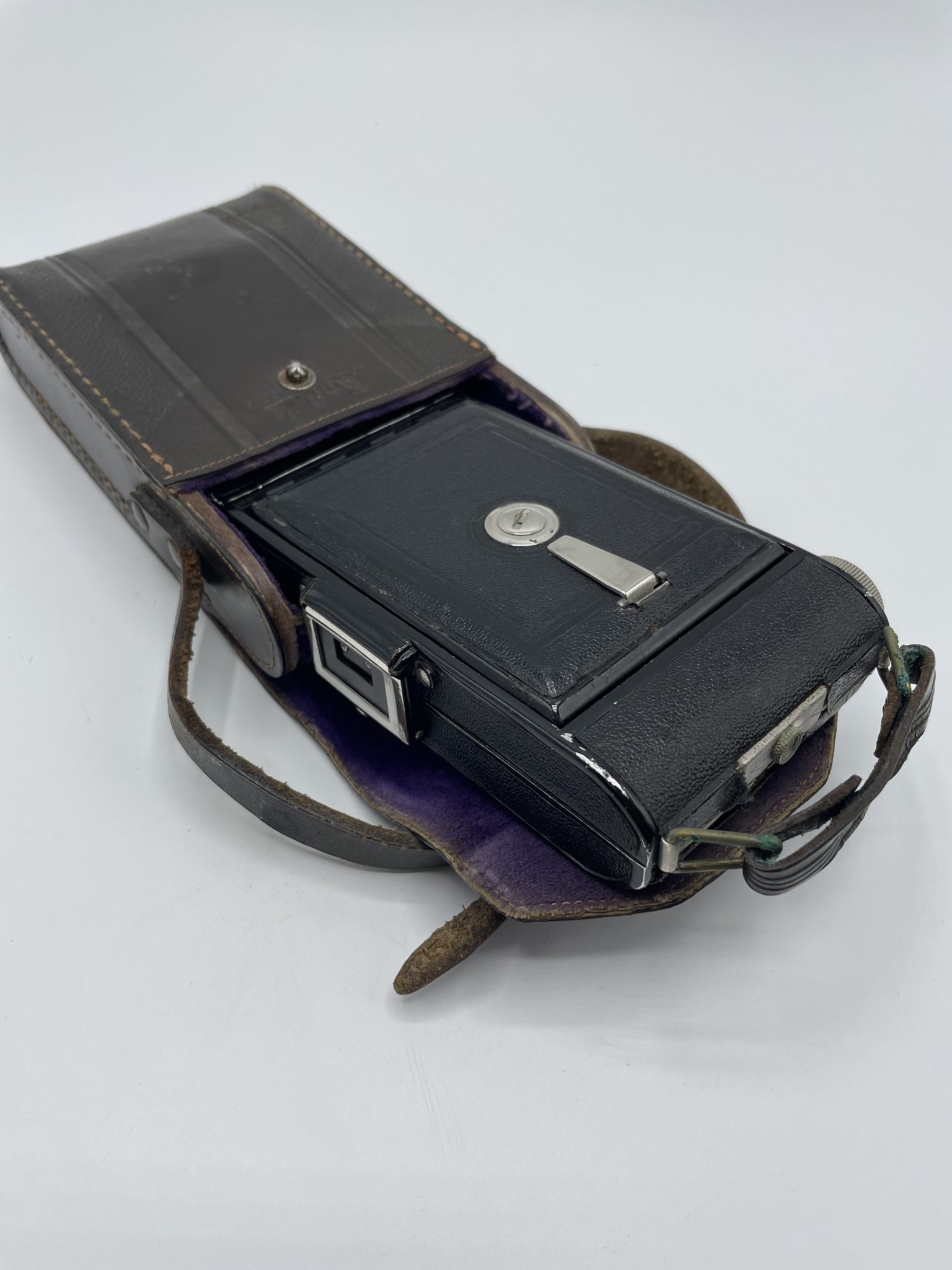 Appareil Photo Box Vintage Lumière Rapide – Années 1930 – Pour Pièces
