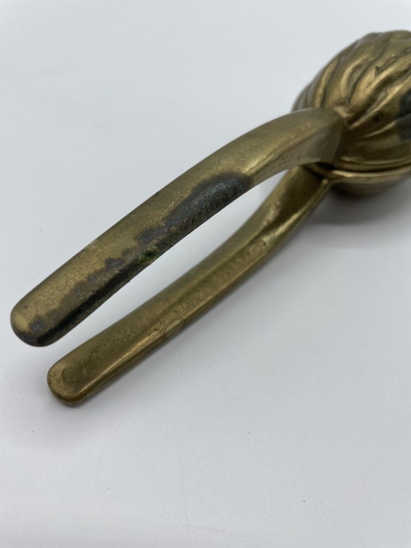 Casse-noix laiton doré ancien vintage – Image 5