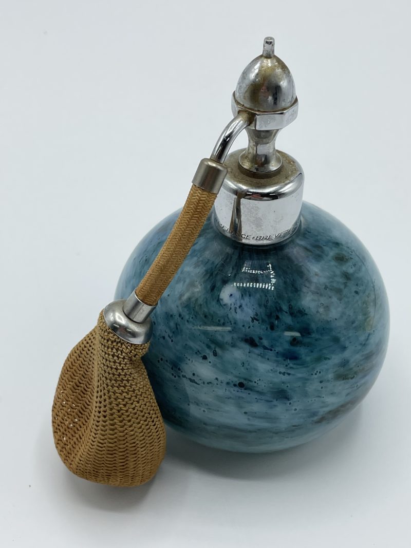 Vaporisateur pour parfum ancien vintage en verre boule Marcel et Franck – Image 4