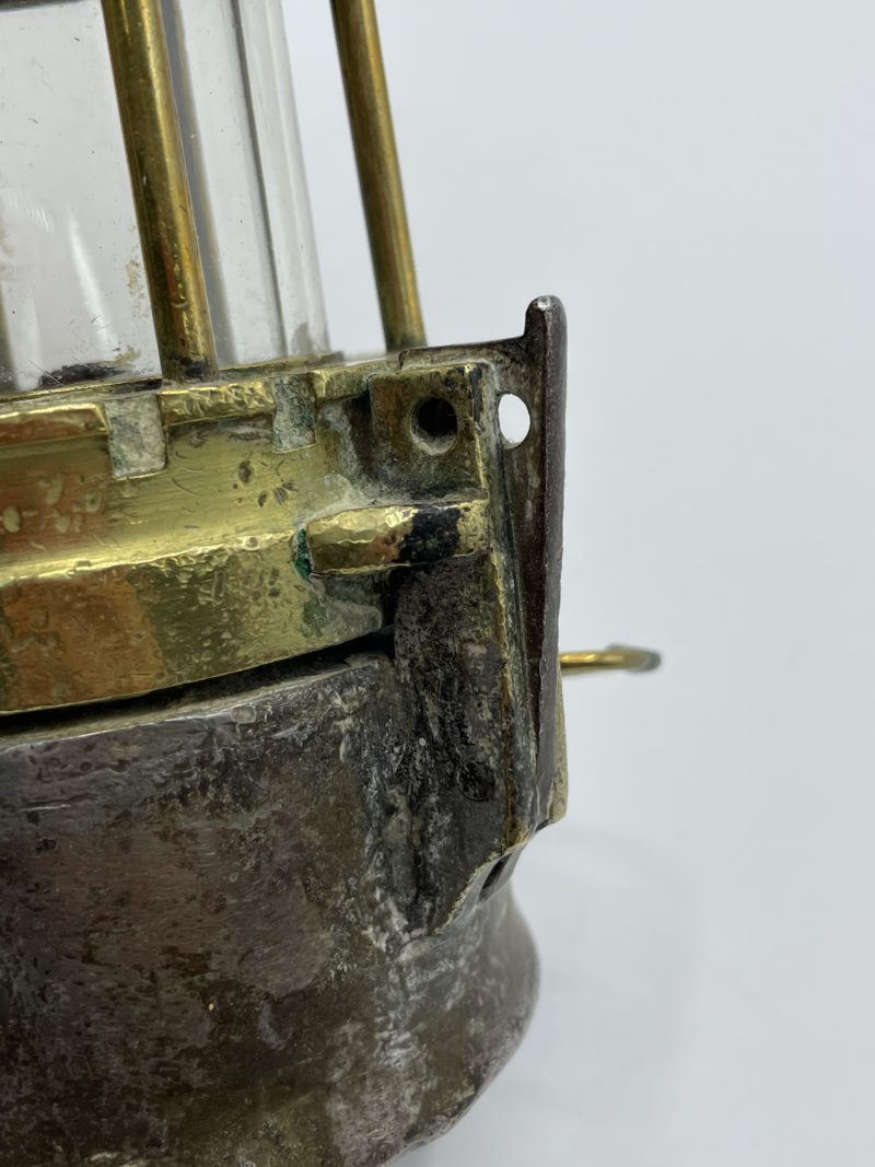 Ancienne lampe de mineur avec cheminée verre Baccarat – Image 4