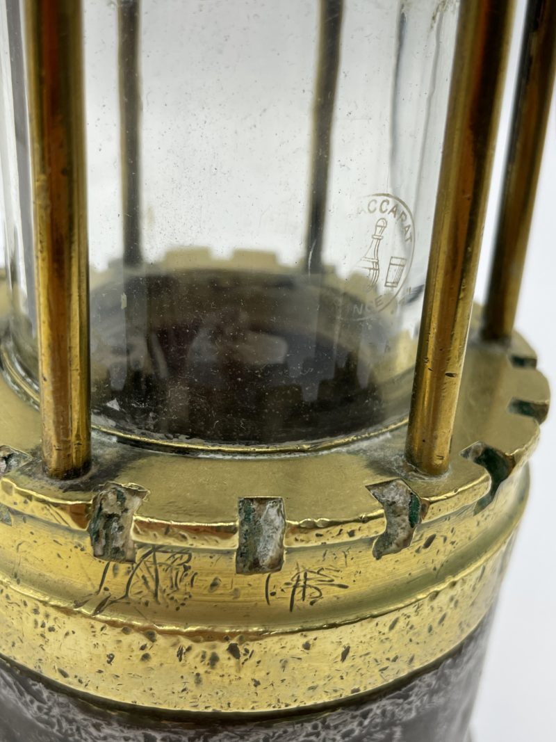 Ancienne lampe de mineur avec cheminée verre Baccarat – Image 3