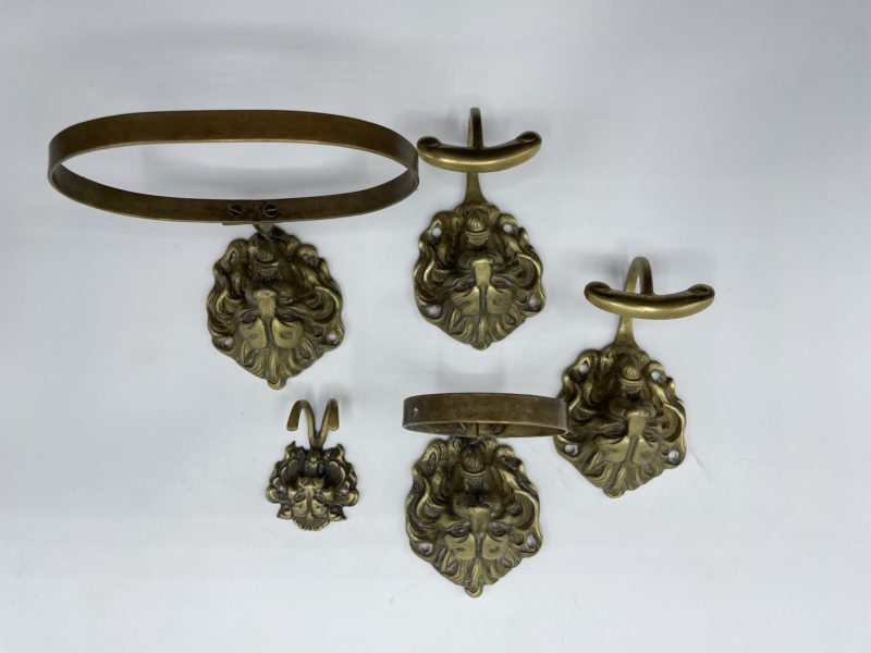 Lot patères et porte serviette vintage pour salle de bain lion en étain doré – Image 7
