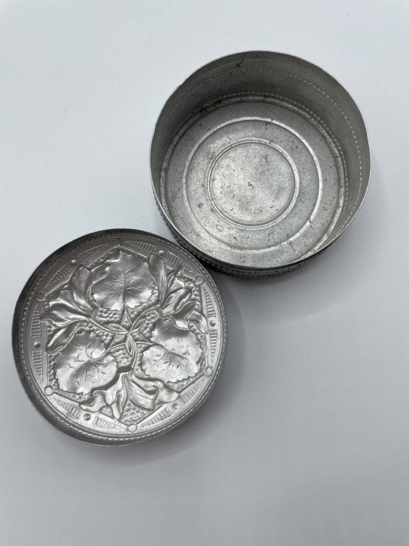 Petite boîte ronde en aluminium – Image 2