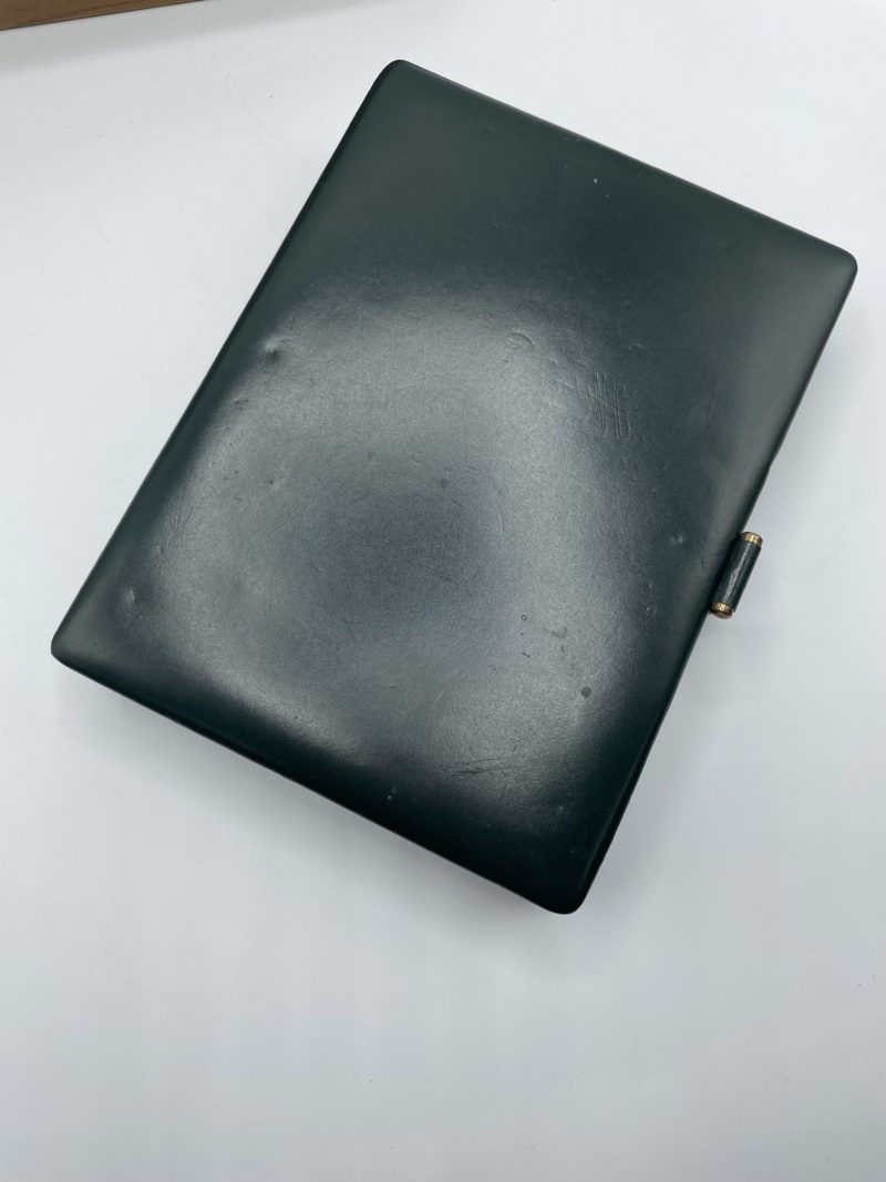 Sabot de croupier et boîte de jeux de cartes en cuir Le Tanneur – Image 9