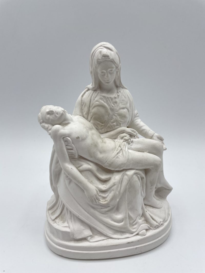 statue sculpture marie jesus la pieta platre