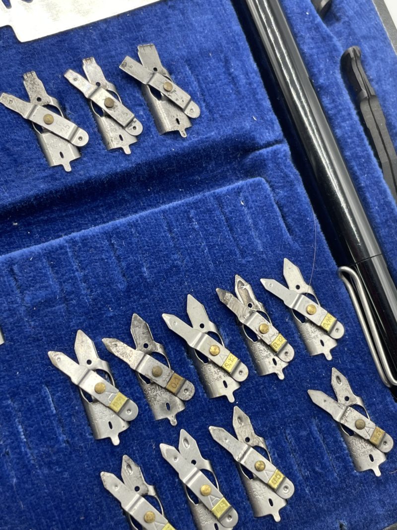 Boîte de plumes Pelikan Gaphos vintage 39 pièces – Image 2