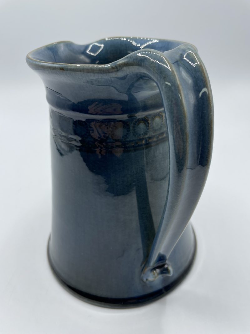 Carafe vintage en émail bleu – Image 4