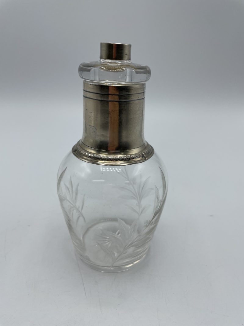 carafe vintage verre cisele metal argent