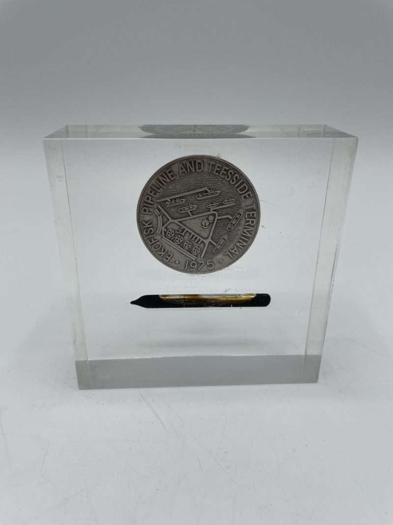 medaille argent petrole echantillon presse papier collection