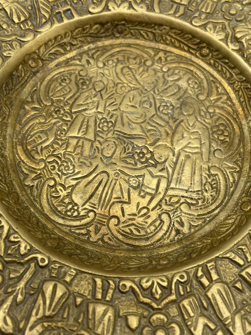 Coupelle ou dessous de tasse vintage en laiton gravé – Image 2