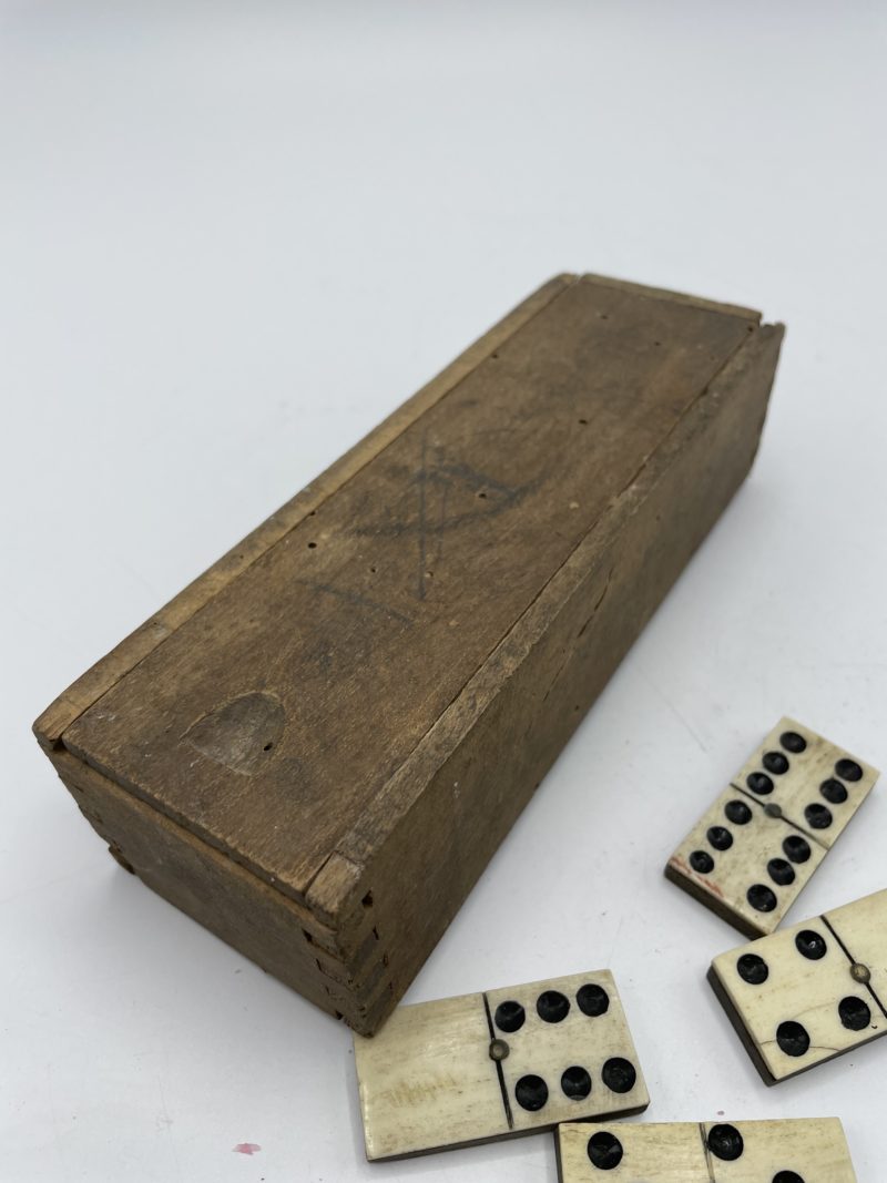 Jeu de dominos en bois vintage – Image 2