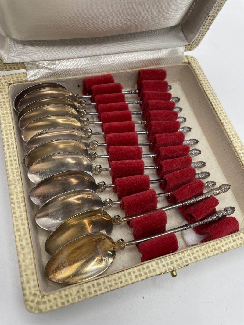 Ménagère de 12 petites cuillères en argent vinatge Klénice – Image 4