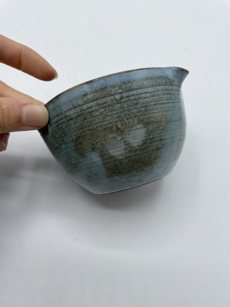 Petit pot en grès bleu vintage – Image 2