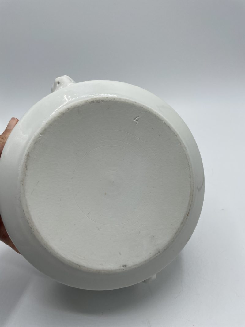 Pot en faïence ou saladier avec têtes de lion vintage – Image 2