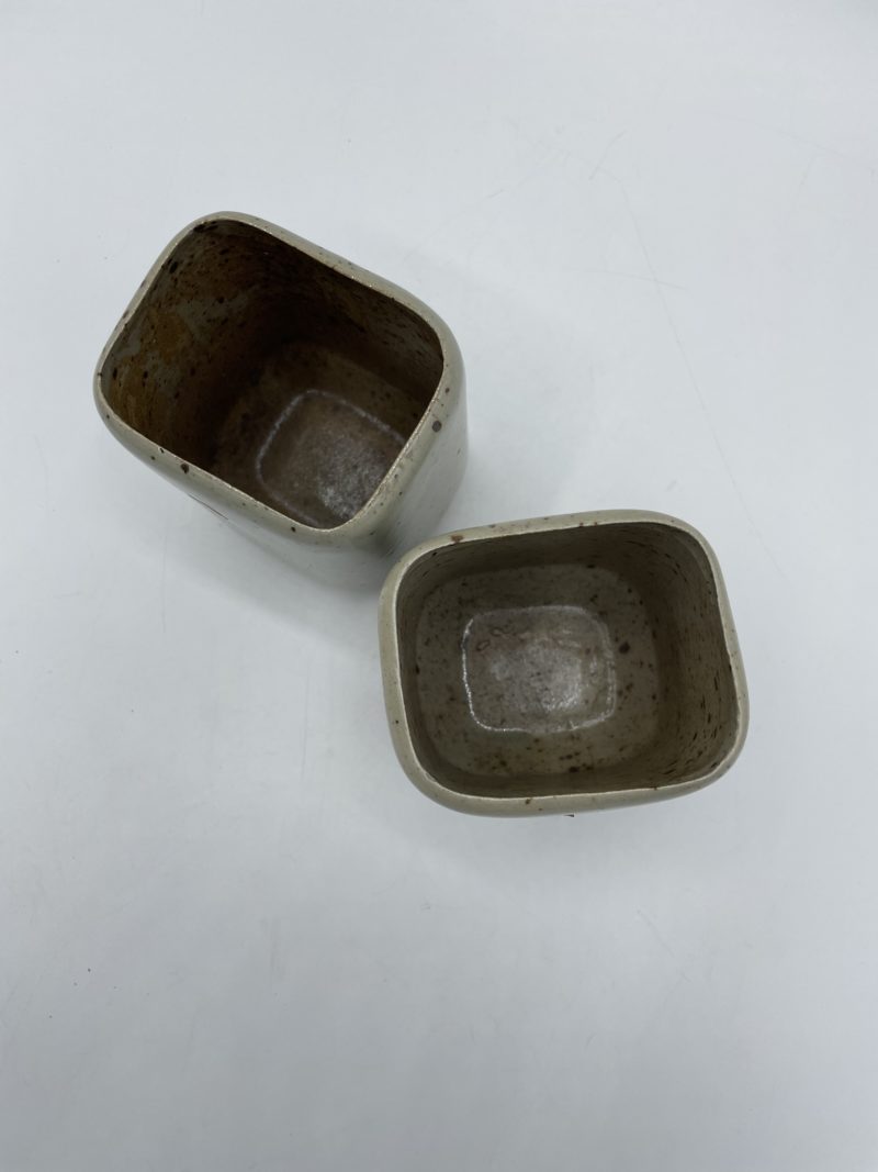 Duo de petits pots en grès vintage – Image 5