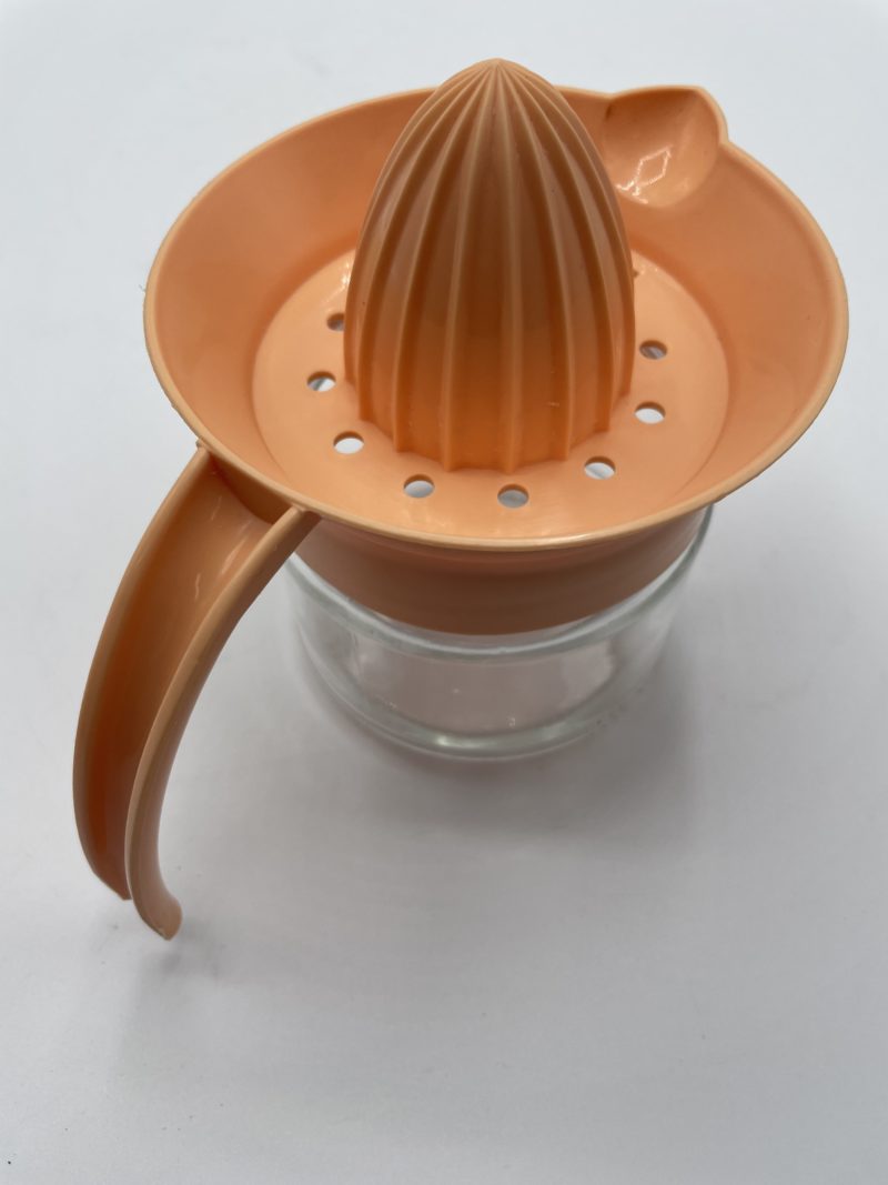 Presse agrume vintage en verre et couvercle avec bec verseur plastique – Image 5