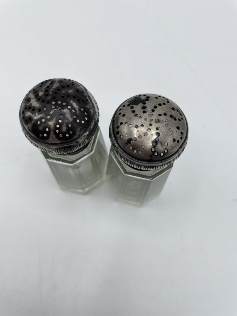 Duo salière et poivrière vintage en métal argenté – Image 4