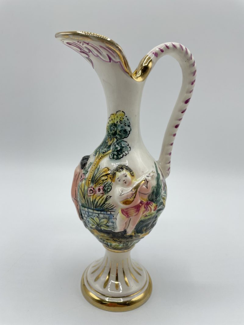 Petit vase cruchon en porcelaine de CAPODIMONTE – Image 3
