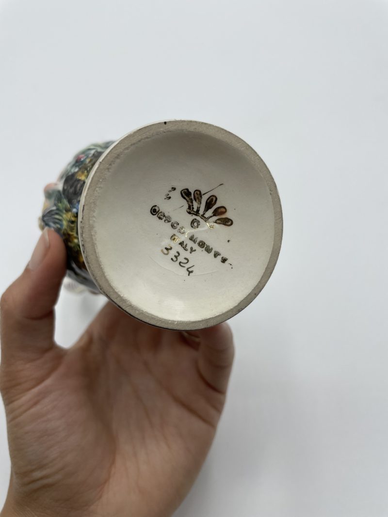 Petit vase cruchon en porcelaine de CAPODIMONTE – Image 4