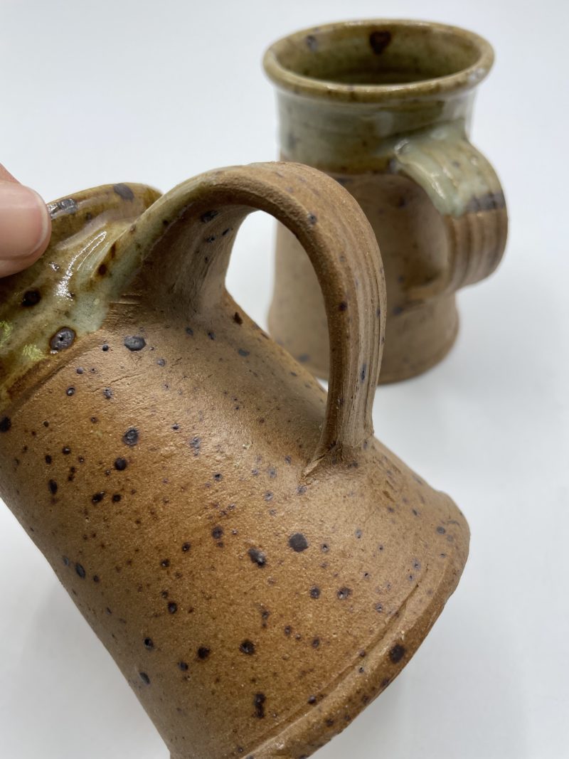 Lot de 4 gobelets et brocs en grès vintage – Image 3