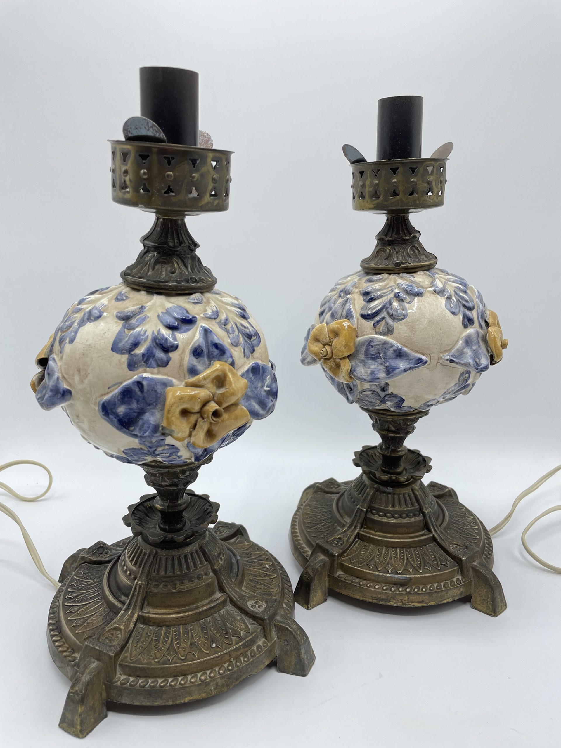 Lampe vintage en boules laiton