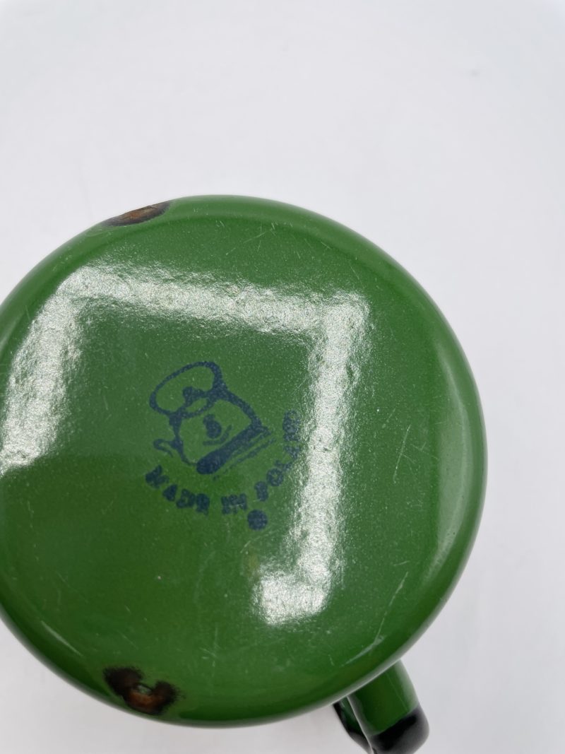 Tasse en métal émaillé vert sapin et noir vintage – Image 4