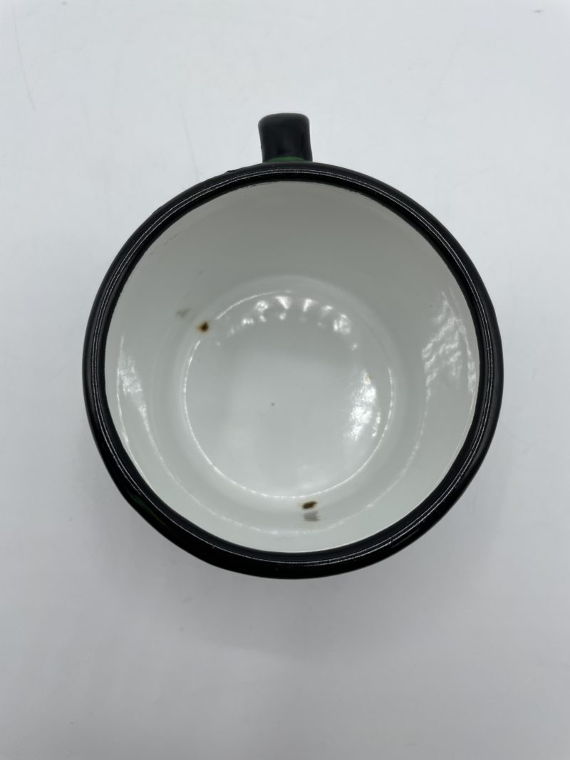 Tasse en métal émaillé vert sapin et noir vintage – Image 5