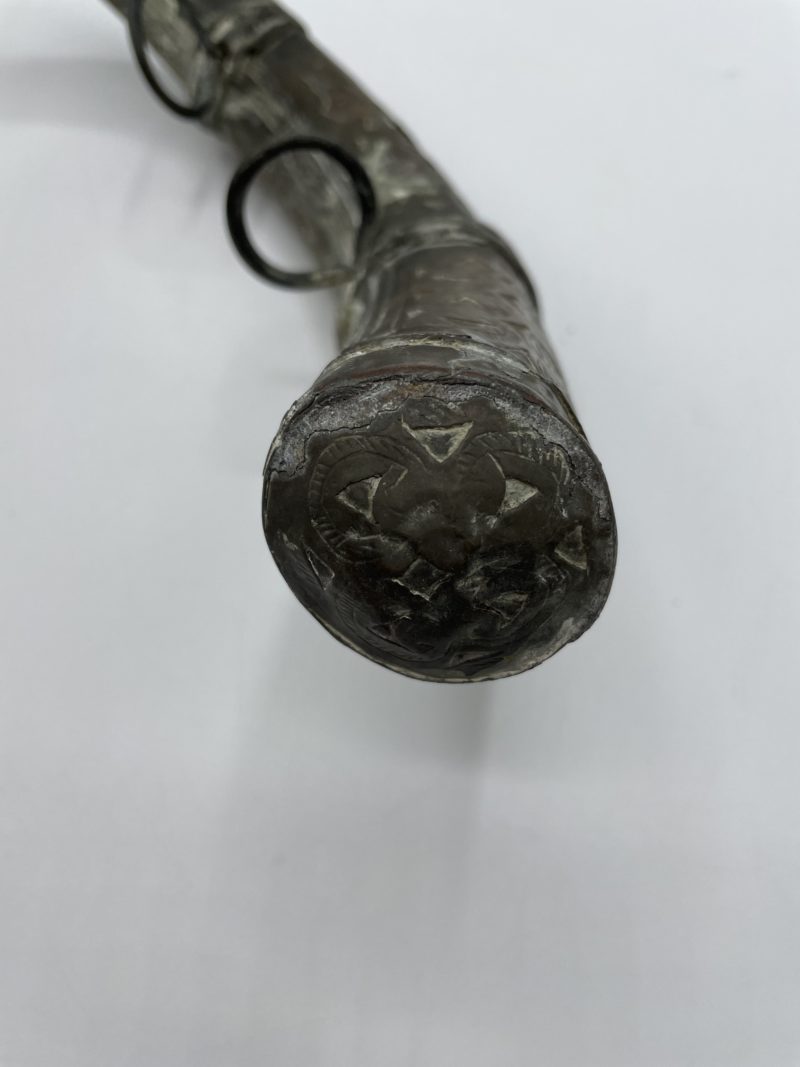 Ancienne poire à poudre pour fusil vintage oriental – Image 5