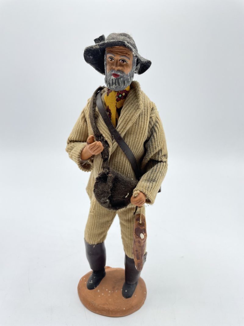 Trio grands santons collection Chave Aubagne pêcheur, chasseur et fileuse de coton – Image 8