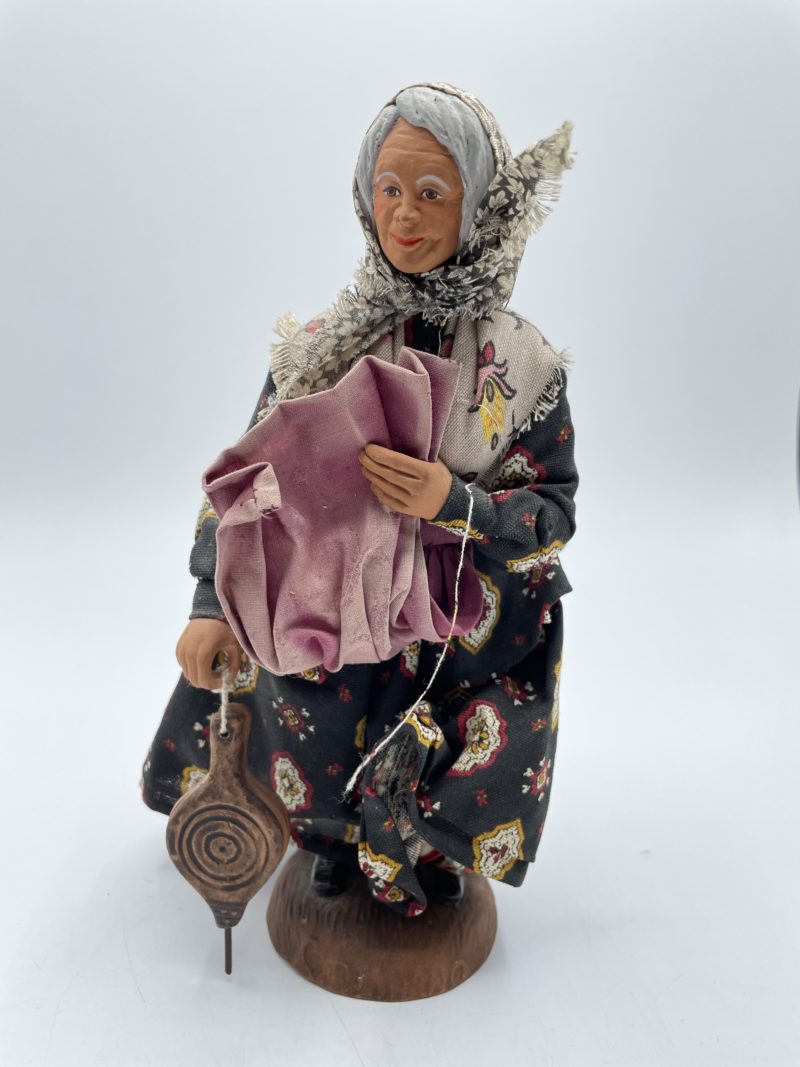 Duo de grands santons S Peirano dame au fagot et vieux à la pipe – Image 8