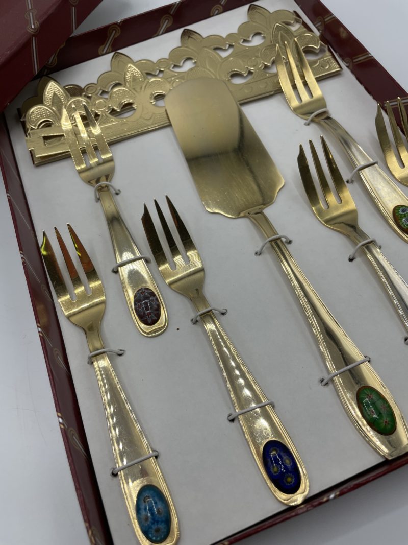 Set pour galette des rois avec fourchettes à gateau pelle à tarte et couronne – Image 3