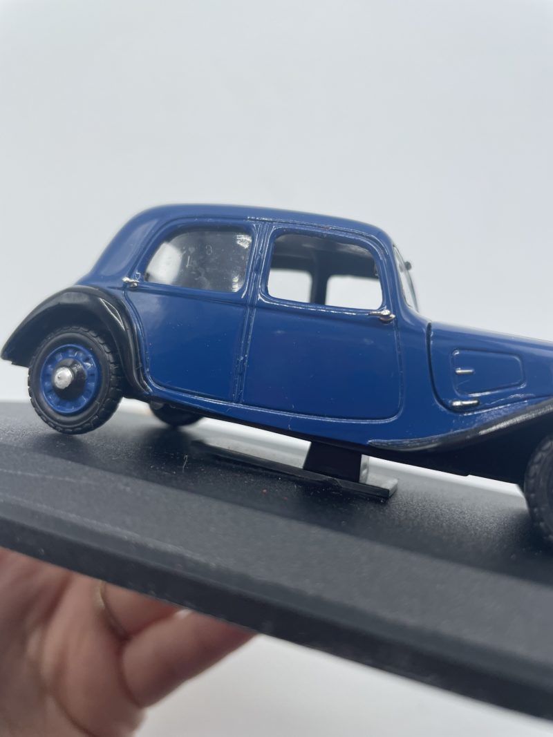 Voiture reproduction miniature Citroën Traction 7C 1938 – Image 3